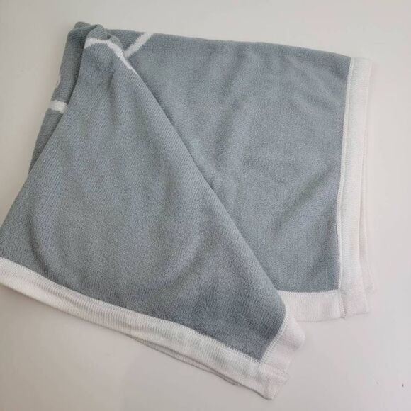 Pottery Barn Kids Heart Love Knit Baby Blanket Gray White Boarder Size 30x40 - Picture 4 of 7
